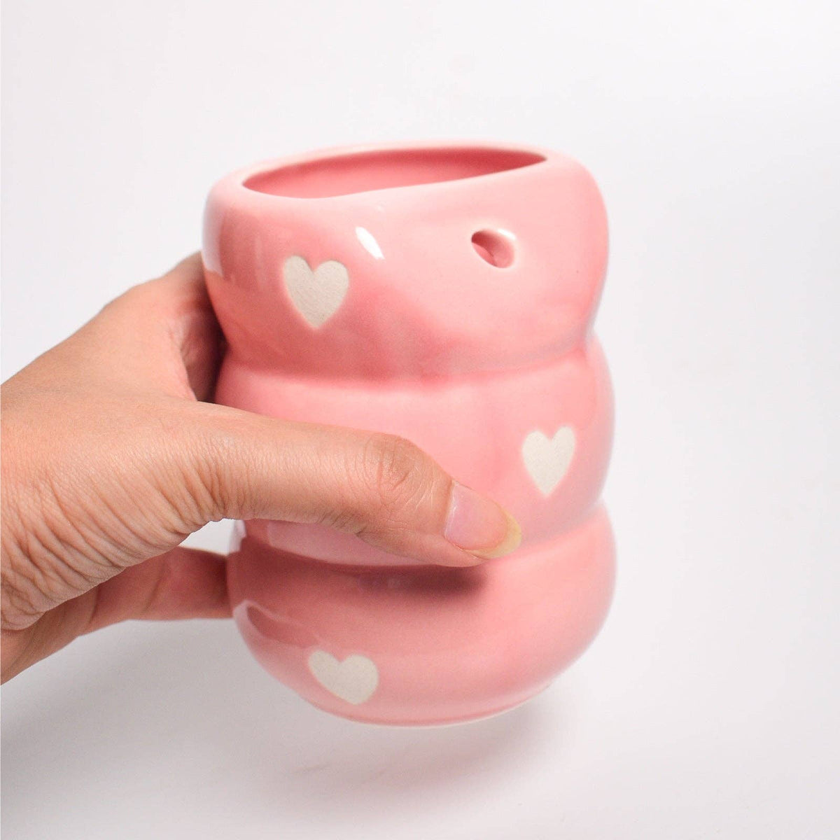 Copo | Cerâmica artesanal com canudo | Motivo de coração rosa
