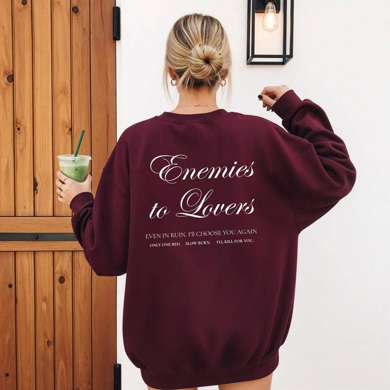 Camisola com capuz "De inimigos a amantes", presente para amantes de livros, camisola literária: Preto / M / Sweatshirt