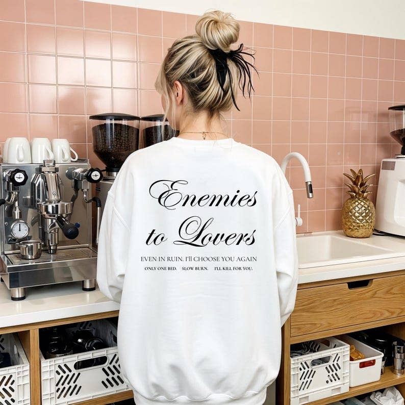 Camisola com capuz "De inimigos a amantes", presente para amantes de livros, camisola literária: Preto / M / Sweatshirt