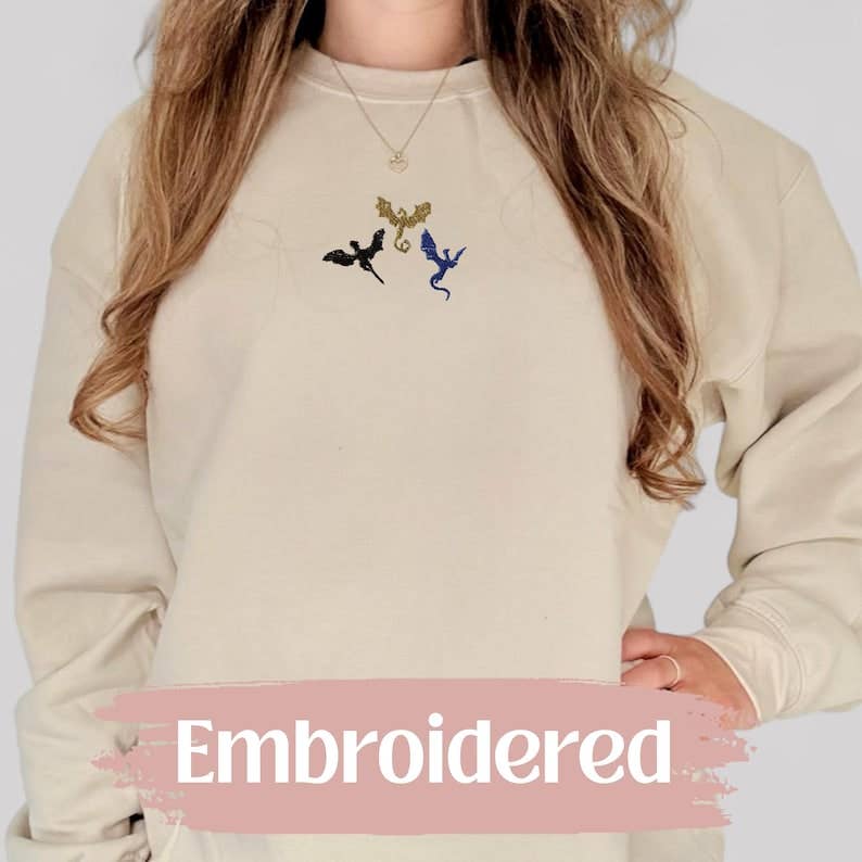 Sweatshirt com dragões de fantasia bordados, presente literário para ela: Branco / M / T-shirt