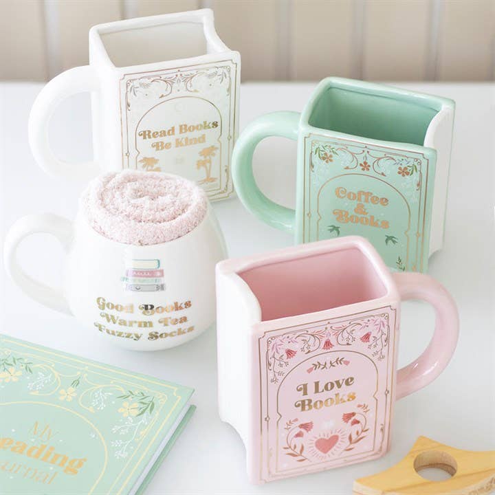 Conjunto de Caneca e Meias "Good Books"