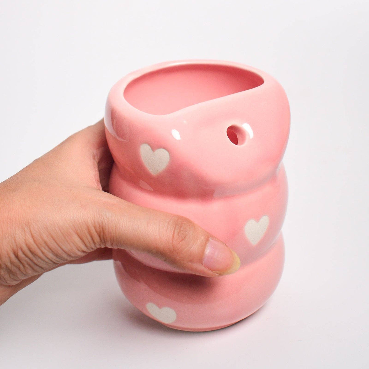 Copo | Cerâmica artesanal com canudo | Motivo de coração rosa